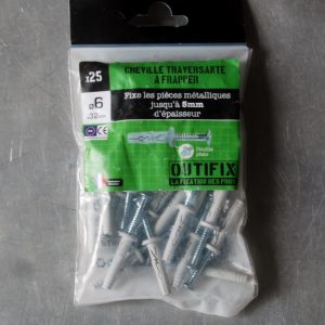 25 Chevilles traversantes à frapper 6x32mm. avec vis OUTIFIX
