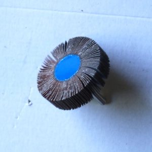 Brosse abrasives à lamelles papier sur tige D.60 x 15mm grain 120
